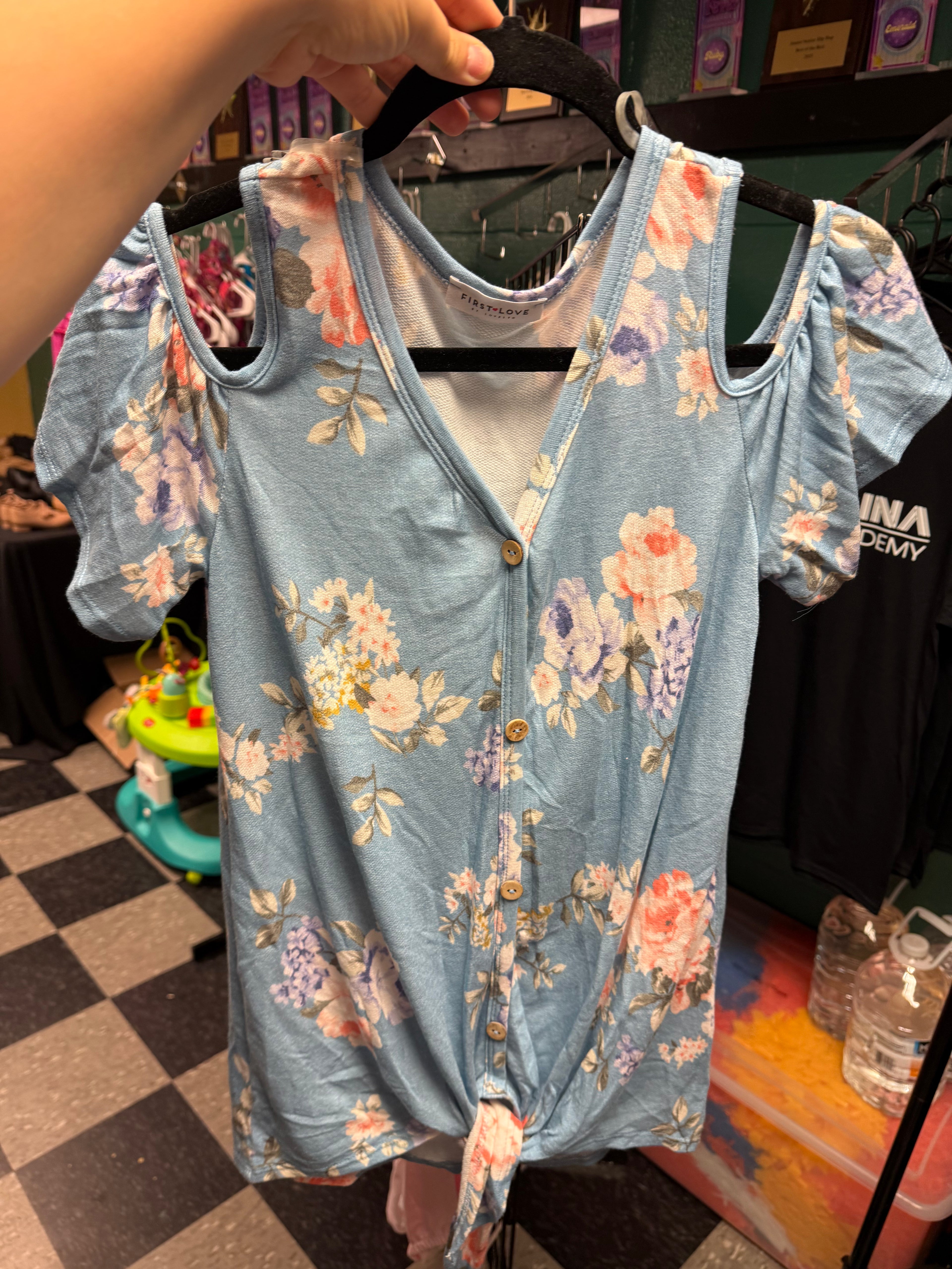 Floral cold shoulder